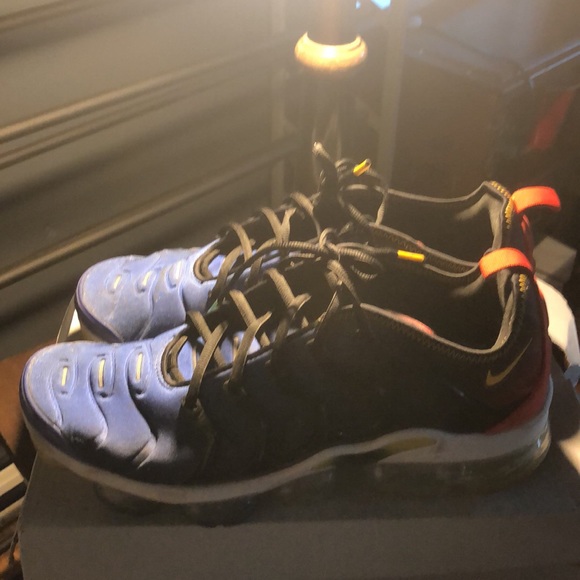 Got some NikeAirVaporMaxes for $60 - Picture 2 of 4